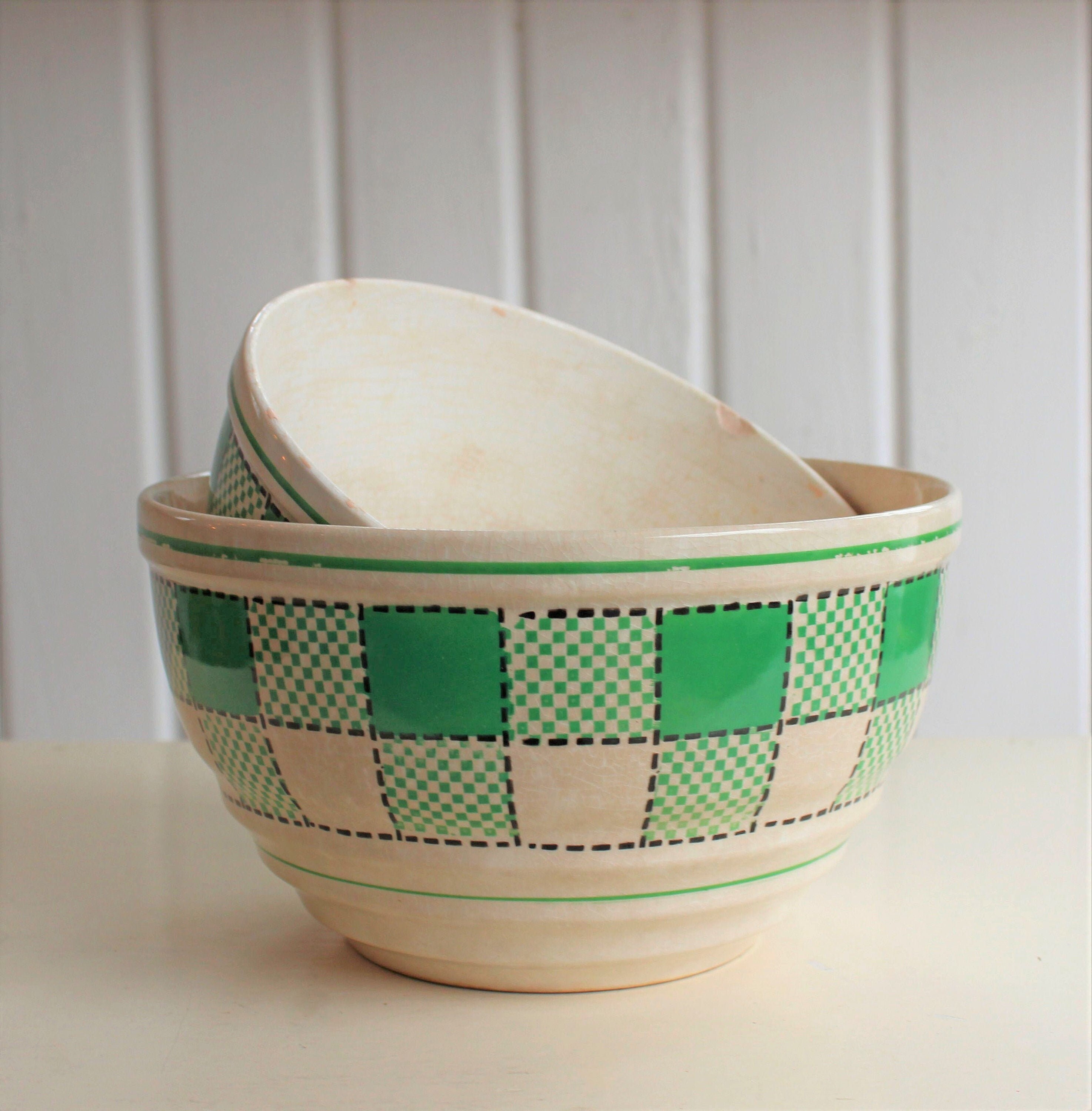 Rare Vintage GREEN CHECKERBOARD Nesting Bowls, Rustic Farmhouse Country