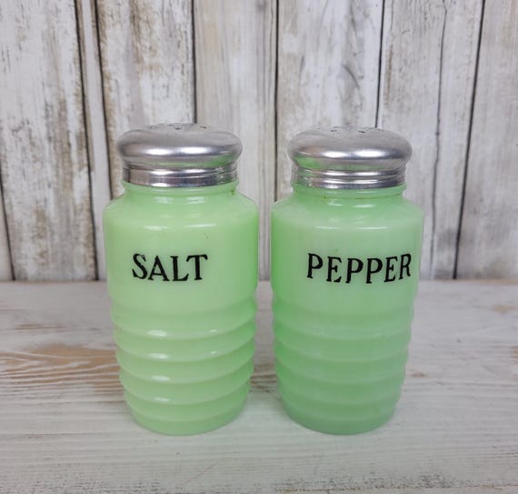 Vintage Green Jadeite Salt & Pepper Shakers – Classic Ribbed “Beehive” Style