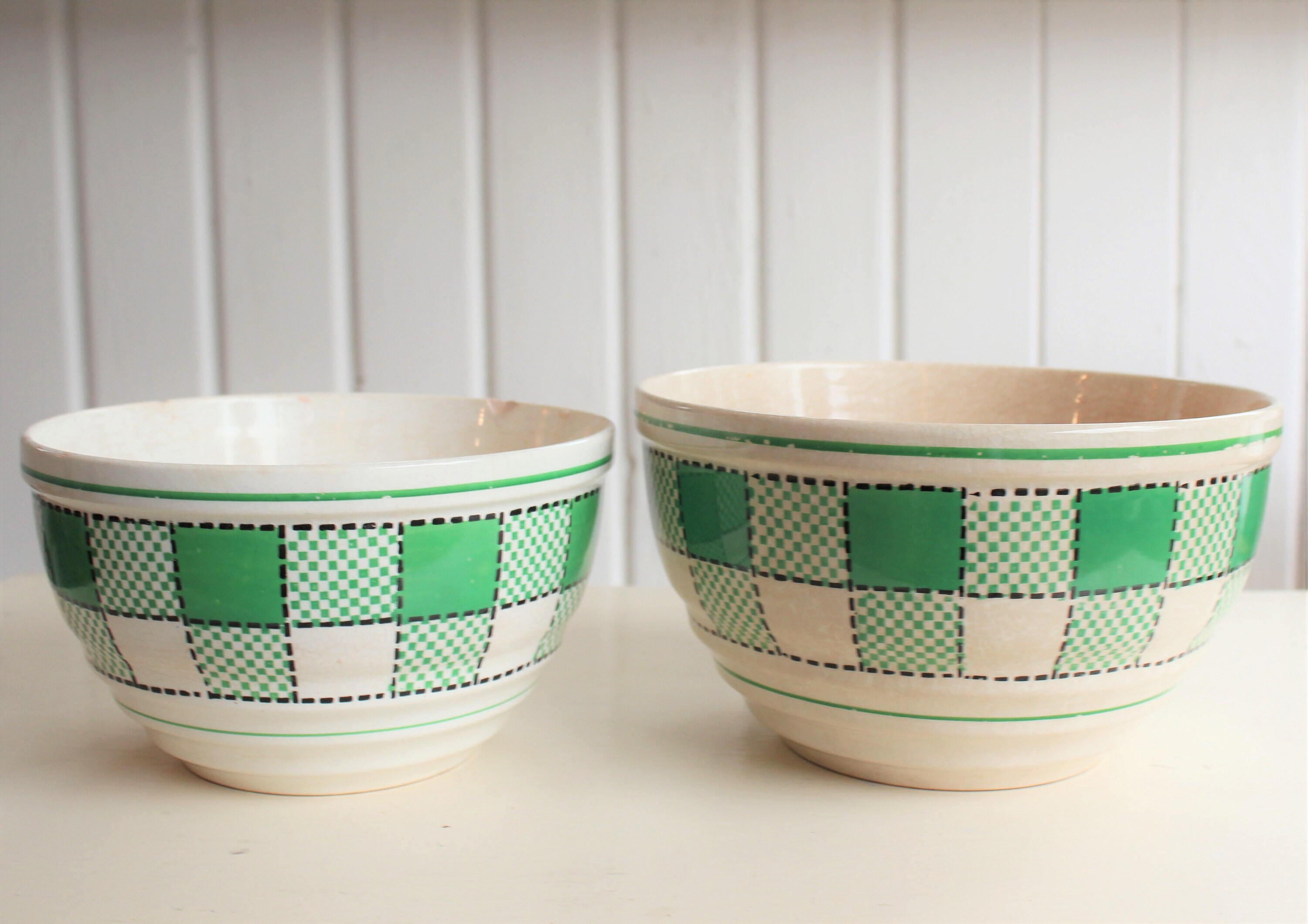 Rare Vintage GREEN CHECKERBOARD Nesting Bowls, Rustic Farmhouse Country