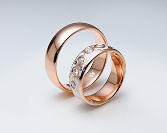 Conjunto único de anillos florales Sakura: Juego de alianzas a juego con diseño de flor de cerezo, alianzas de diamantes para él y para ella en oro rosa de 14 quilates.