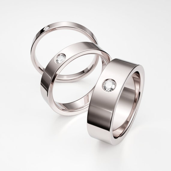 Plain gold ring deals with one diamond