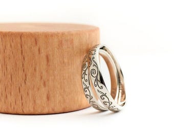 Anillo floral en oro o plata de ley. Crea tu propio conjunto. Anillos florales de boda o aniversario con elegantes volutas de enredaderas.