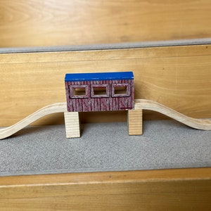 Knapford covered elevated bridge set - Thomas the Tank Engine and Friends wooden train set