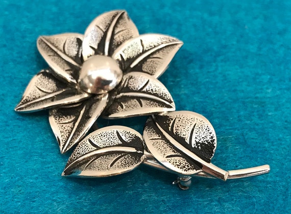 Vintage Marvella Signed Silver Flower Brooch - Gem