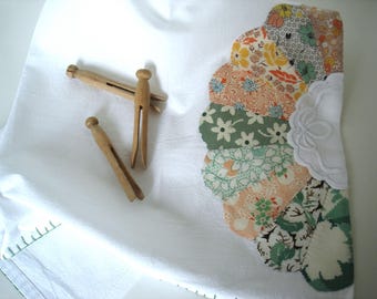 Flour Sack Towel Hand Appliqued Dresden Plate Vintage Quilt Block