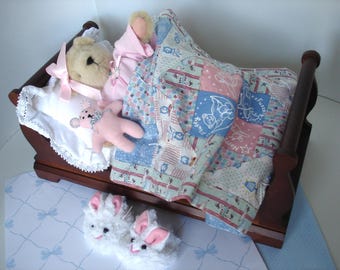 Muffy VanderBear Clothesline Nightgown & Pajama Game Quilt with Bed