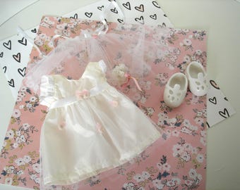 Muffy VanderBear Clothesline Wedding Gown