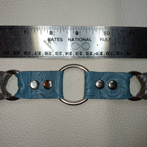 Custom orders, not in stock choice of colors . Male submissive  collar leather and stainless-steel. Teal blue and brown leather