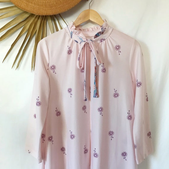 Vintage 70's Blush Pink Floral House Dress | Dres… - image 6
