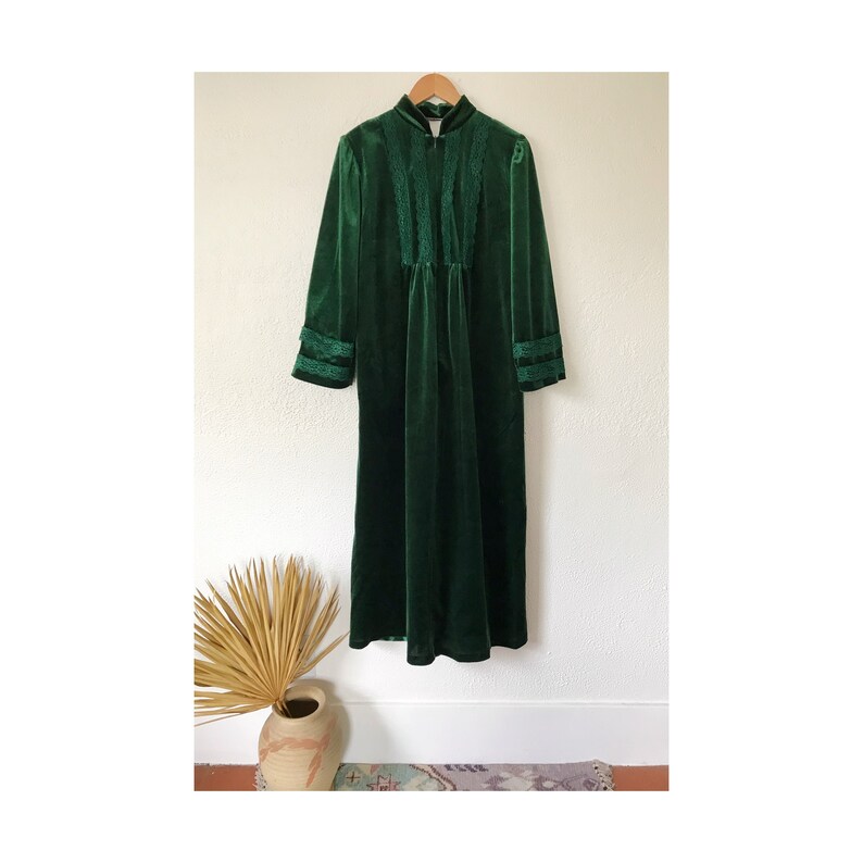 Vintage Victorian Emerald Green Velour Lace Dressing Gown Robe