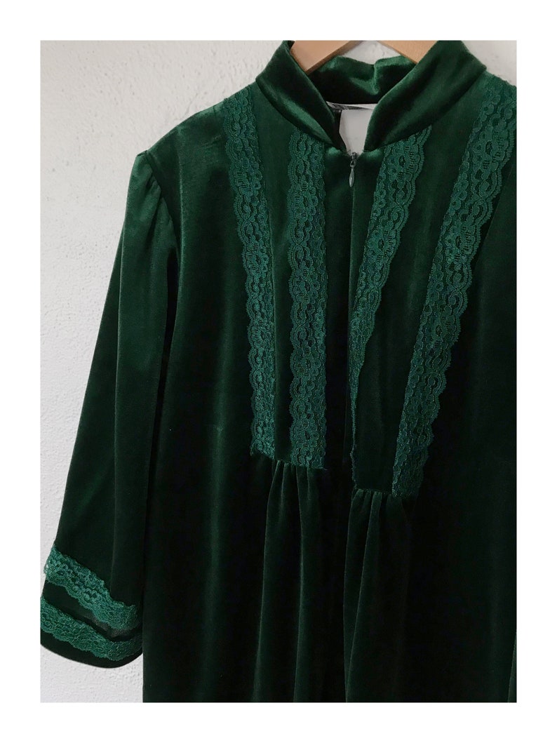 Vintage Victorian Emerald Green Velour Lace Dressing Gown Robe