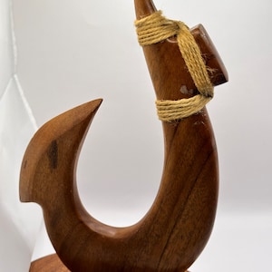 Hand Carved Polynesian Hawaiian Fish Hook 