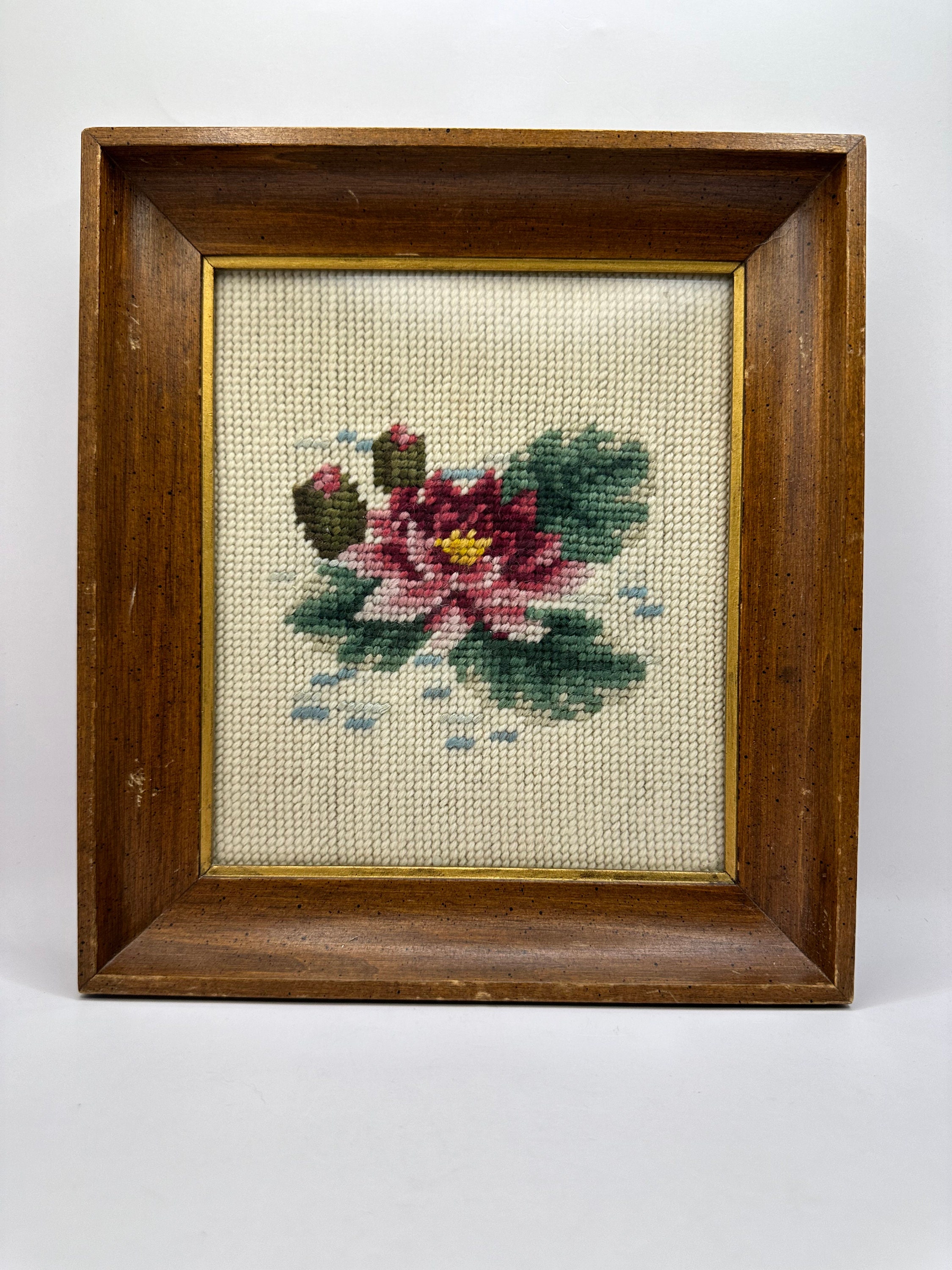 フランスアート　額縁セット　NEEDLEPOINT Vintage Vintage Handmade Framed Flower Needlepoint Wall Art - Etsy