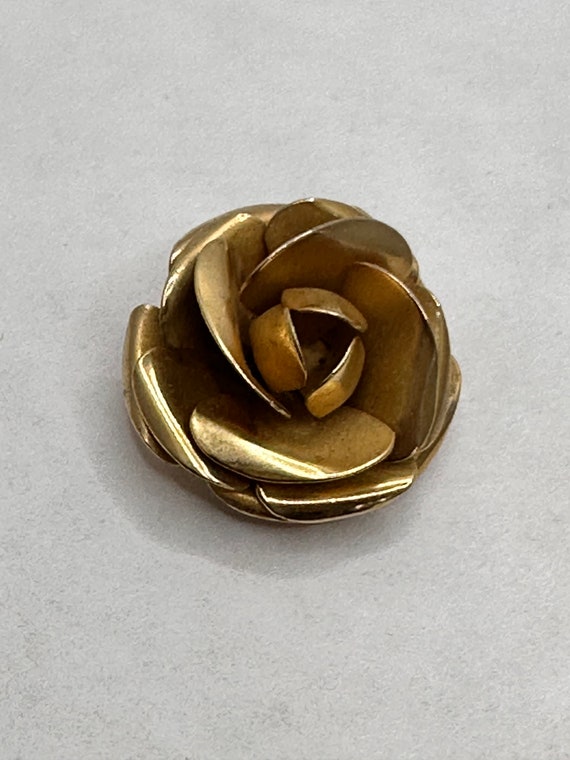 Unique Vintage Gold Tone  Flower  Brooch