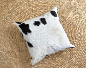 Funda de almohada de piel de vaca natural en blanco y negro de 16” x 16” con pelo genuino, regalo perfecto.