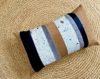 Funda de almohada lumbar de piel de vaca genuina RANDOM, 12" x 20", colores naturales mezclados.