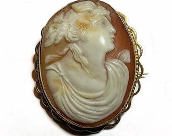 Late Victorian 14k Yellow Gold Brooch/ Pendant Carved Cameo of Psyche
