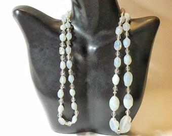 Antique 1920s Opaline Glass Beads Graduated Necklace