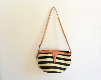 Sisal Shoulder Bag / Black and Cream Striped Purse / Farmers Market / Beach Tote / Everyday Wear / Earthy Accessory / Summer Fashion