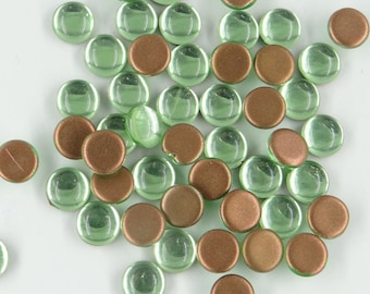 131 *** 44 vintage cabochons round flat back Bohême glass 8mm light green gold