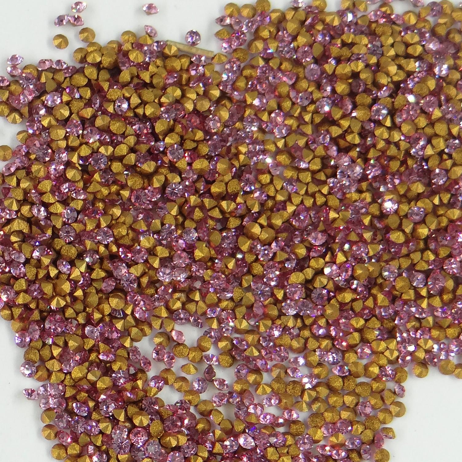 223 28 *** 50 strass anciens (années 60) fond conique 2,8mm - bleu : par chromatismes