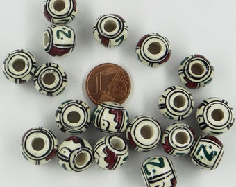 L26 *** Set of 18 ceramic beads. Content identical to photo (shapes, dimensions, colors)