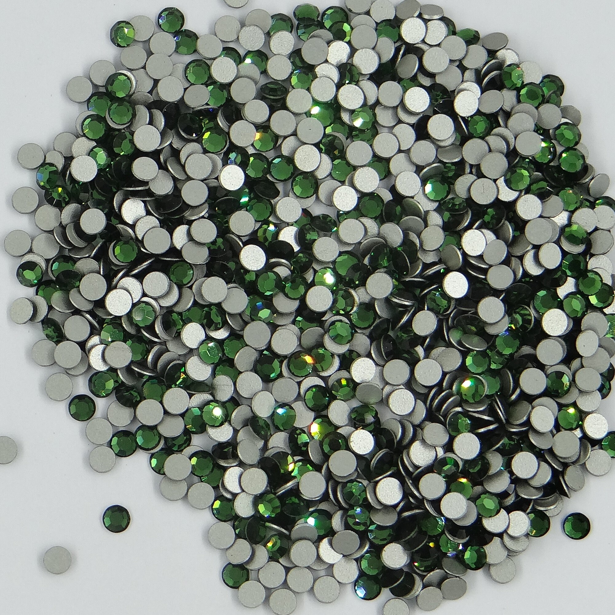 2000 Ss9 TU : 50 Swarovski Flat Back SS9 (2,6mm) GREEN