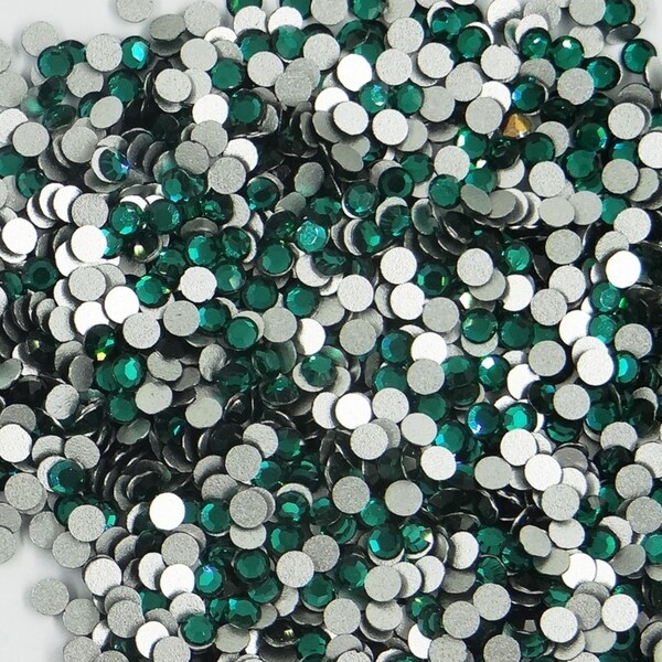 SS9 PR E *** 50 strass Preciosa fond plat SS9 (2,60mm) EMERALD