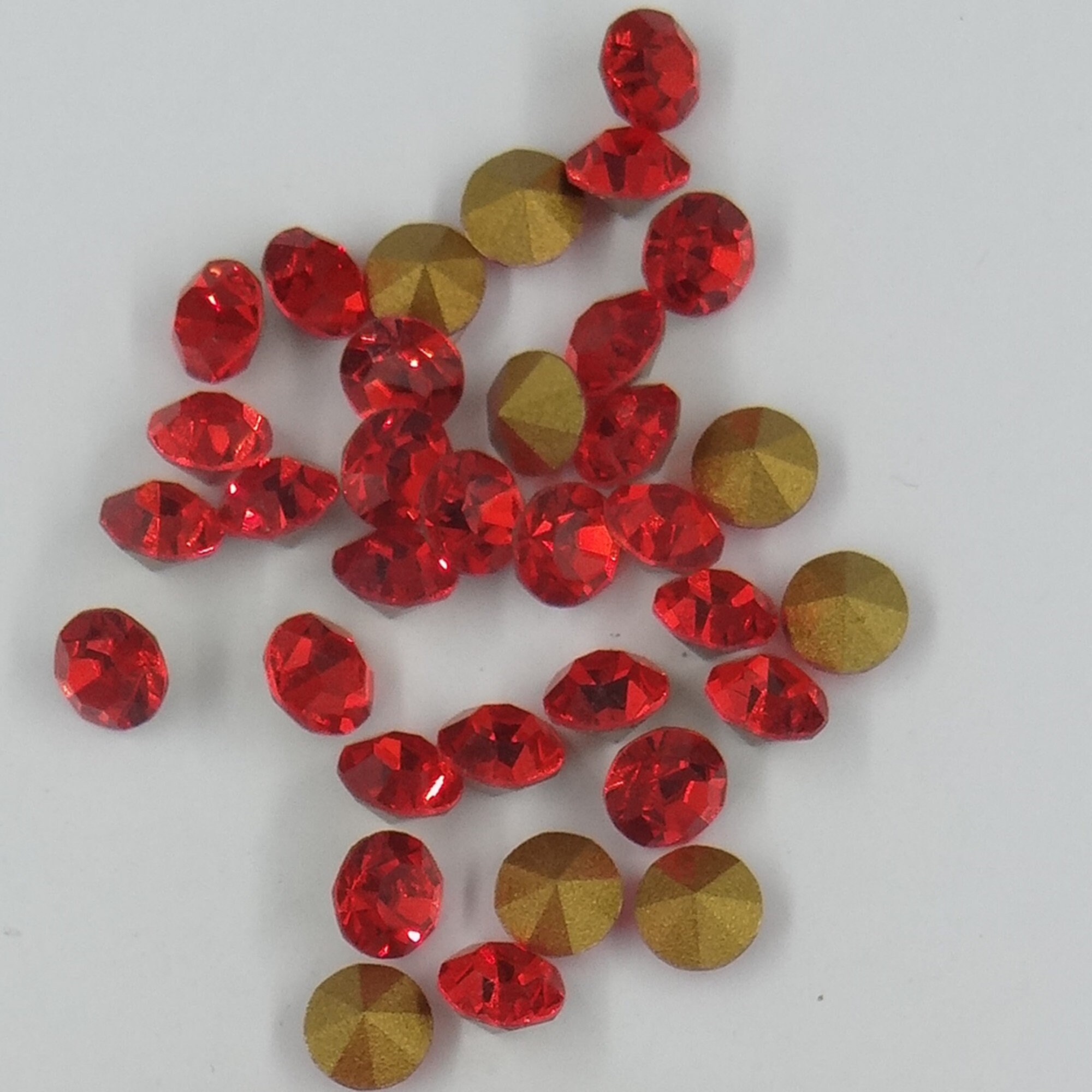 Towenm SS30 - Cristales termoadhesivos de 0.256 in, diamantes de imitación  de cristal, parte trasera plana, gemas redondas de cristal para