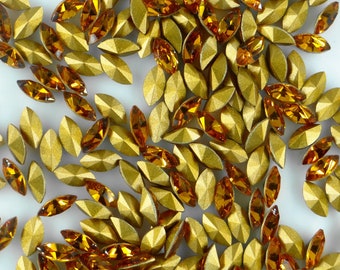 4200 6X3 T *** 30 Swarovski Strasssteine Navettes konische Basis 6x3mm TOPAZ G