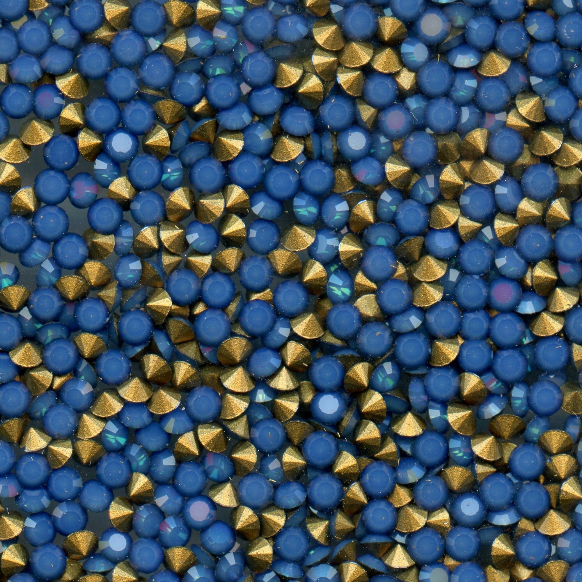 スワロフスキー　ビーズ大量およそ１５万円相当 スワロフスキー ビーズ大量およそ15万円相当 スワロフスキー ビーズ