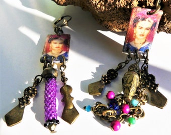 VIVA LA VIDA. Boucles d'oreille bohèmes dissociées, Frida Kalho, Mexique, verre, laiton, howlite, parme, bleu, vert