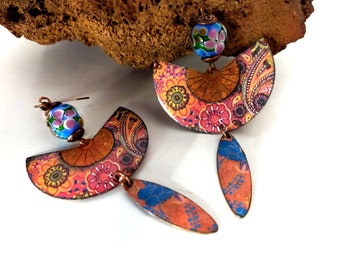 Boucles d'oreille ethniques, bohèmes, orientaliste, éventail, perles lampwork, cuivre, bleu, rose indien