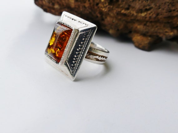 Bague Ancienne En Argent Avec Péridot Et Ambre - Modèle T53, Occasion