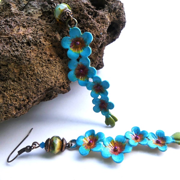 LOULOUDIA. Boucles d'oreille romantiques, bohèmes, hippie chic, fleurs, printemps, turquoises, verre lampwork, verre tchèque, cuivre