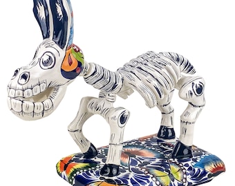 Ceramic donkey figure from Mexico  - Burro y huesos - 28 x 24 cm