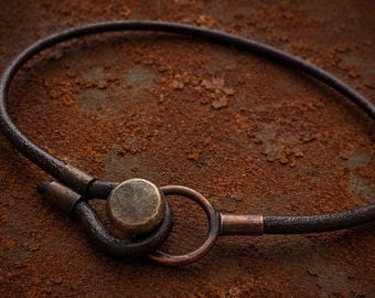 Gargantilla de cuero para hombre, collar de cuero rústico para hombre, collar con botón