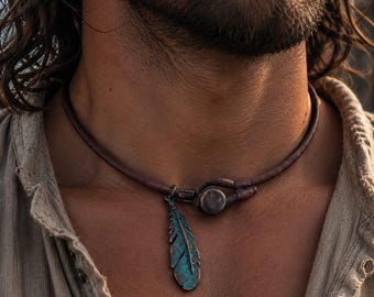 Collar de cuero para hombre, gargantilla para hombre, gargantilla de cuero, collar de cuero, collar de plumas, collar rústico para hombre.