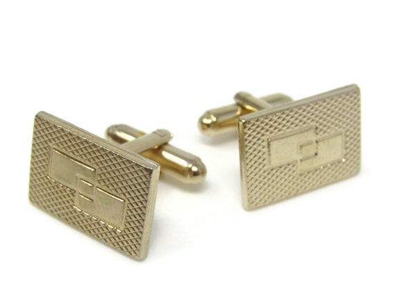 Vintage Brass Tone Cufflinks: Textured Overlappin… - image 1