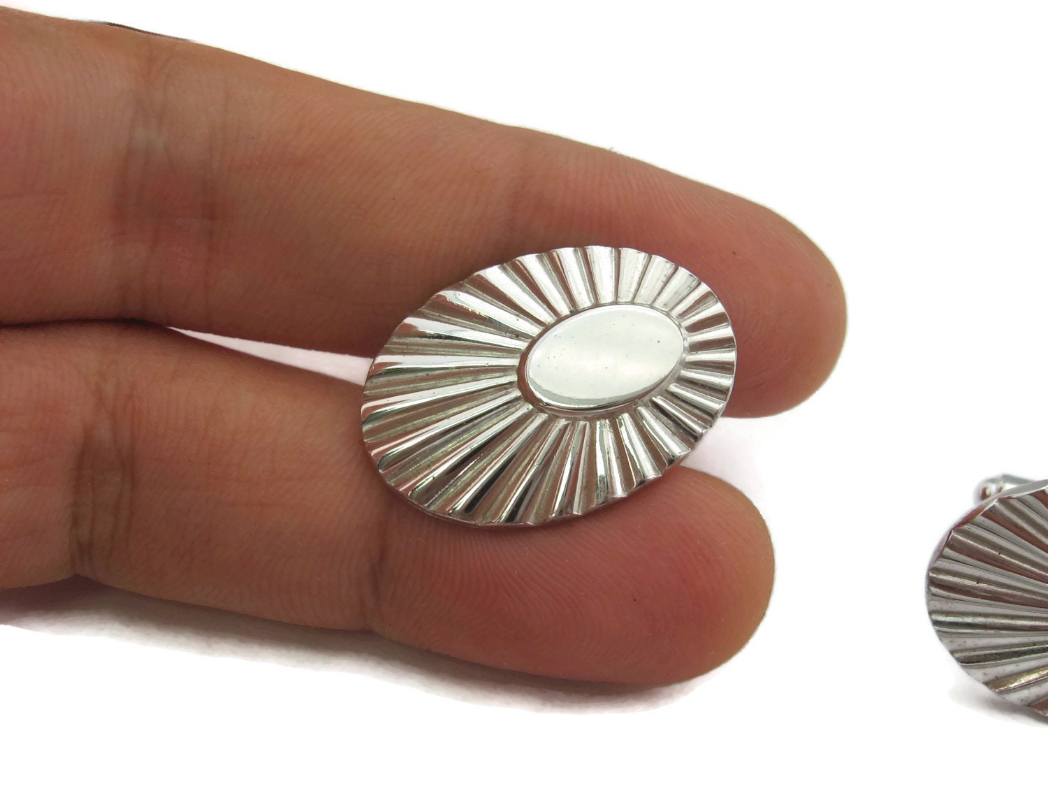 Vintage Men's Jewelry Set Tie Bar Cufflinks Stunning Silver Tone Grooved Burst Design