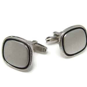 Classic Chic Men&#39;s Cufflinks: Vintage Silver Tone - Stand Out from the Crowd with Class
