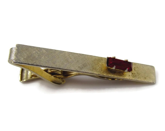 Vintage Tie Clip Tie Bar: Faceted Red Jewel Textured Gold Tone Body
