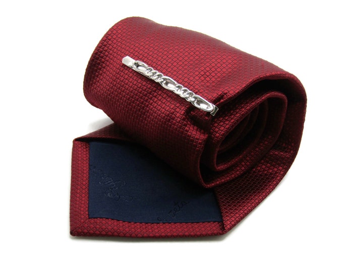 Red Textured Tie With Chain Link Design Tie Clip Tie Bar Silver Tone