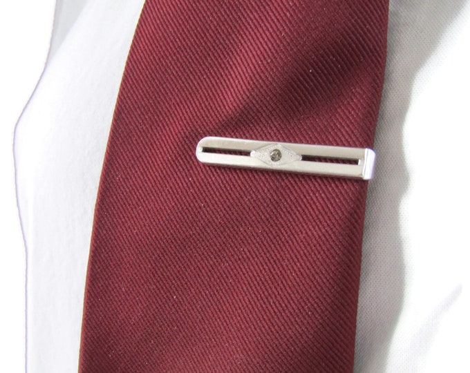 Red Textured Tie With Rhinestone Inlay Tie Clip Tie Bar Silver Tone