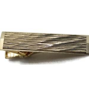 Etched Textured Tie Clip Modernist Tie Bar Men&#39;s Jewelry Gold Tone