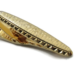 Vintage Tie Bar Gold Tone Tie Clip Etched Edging Textured Men&#39;s Jewelry