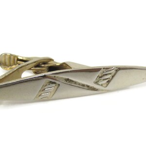 Modernist Etchings Rounded Tie Clip Bar Gold Tone Vintage Men&#39;s Jewelry Nice Design