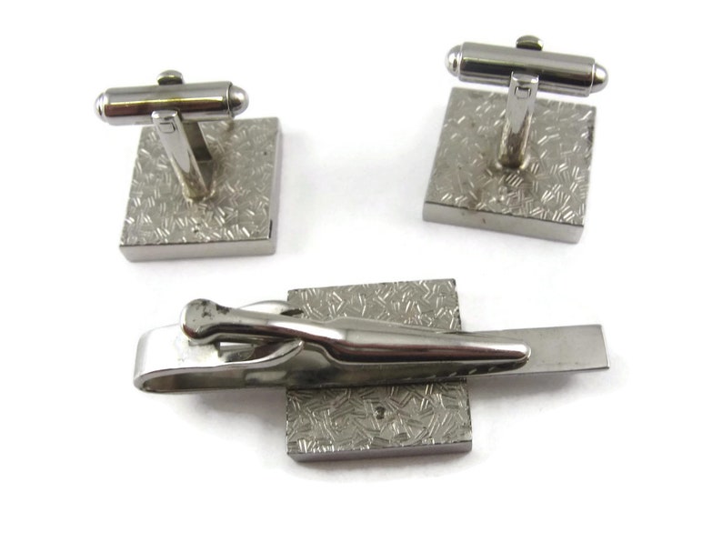 Obvious Metal Wear Nice Vintage Men/'s Jewelry Accessory Set Cufflinks Tie Bar Antique Carriage Automobile Sign