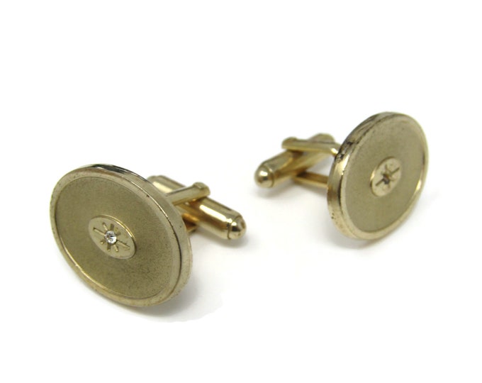 Star Center Oval Men's Cufflinks: Vintage Gold Tone - Stand Out from the Crowd with Class