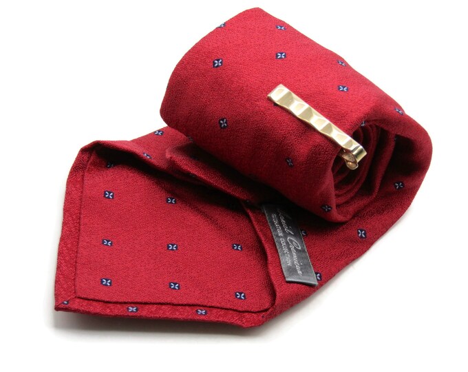 Red With Blue Flowers Tie With Waved Tie Clip Tie Bar Gold Tone